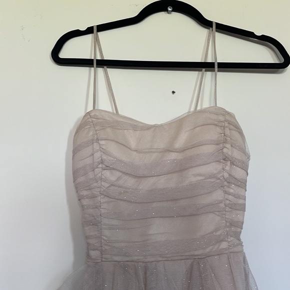 Dress - Picture 4 of 7